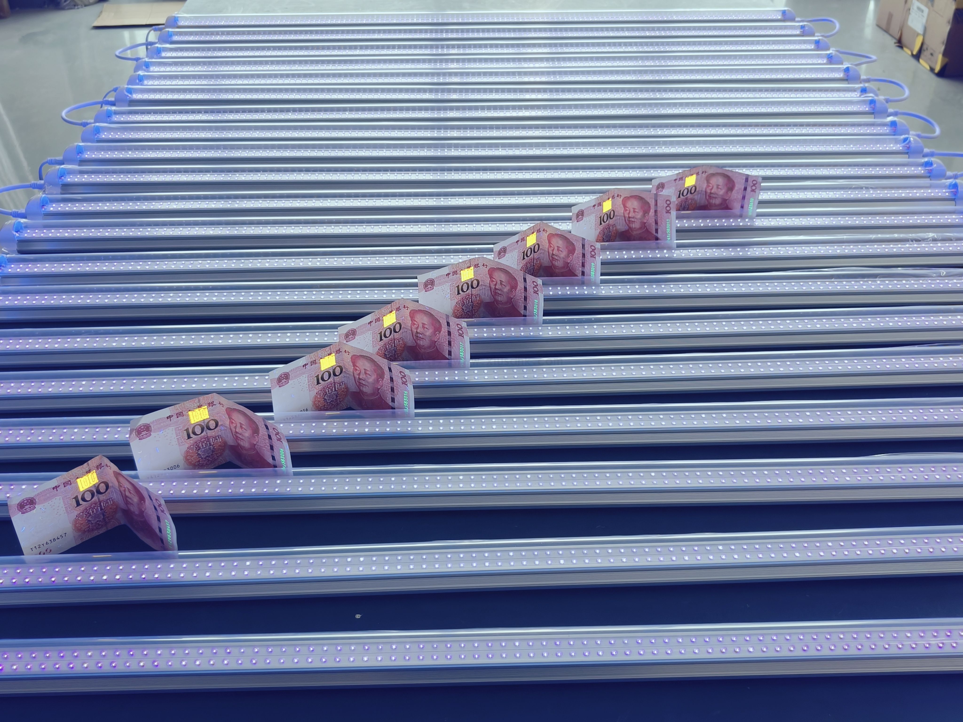 T8 double row LED UV tube 365NM T8 double row LED UV tube 365NM