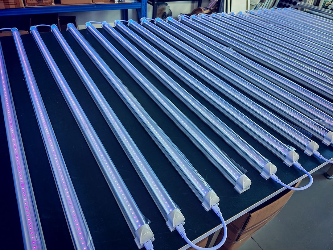 T8 integrated LED UV tube 365NM T8 integrated LED UV tube 365NM